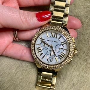 Michael Kors Watch. Gold.